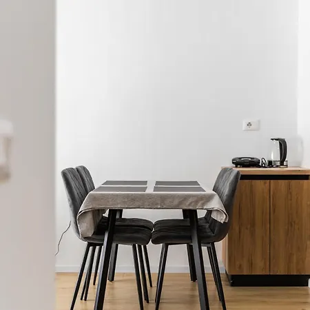 & Quiet Flat 1br By Pikhost